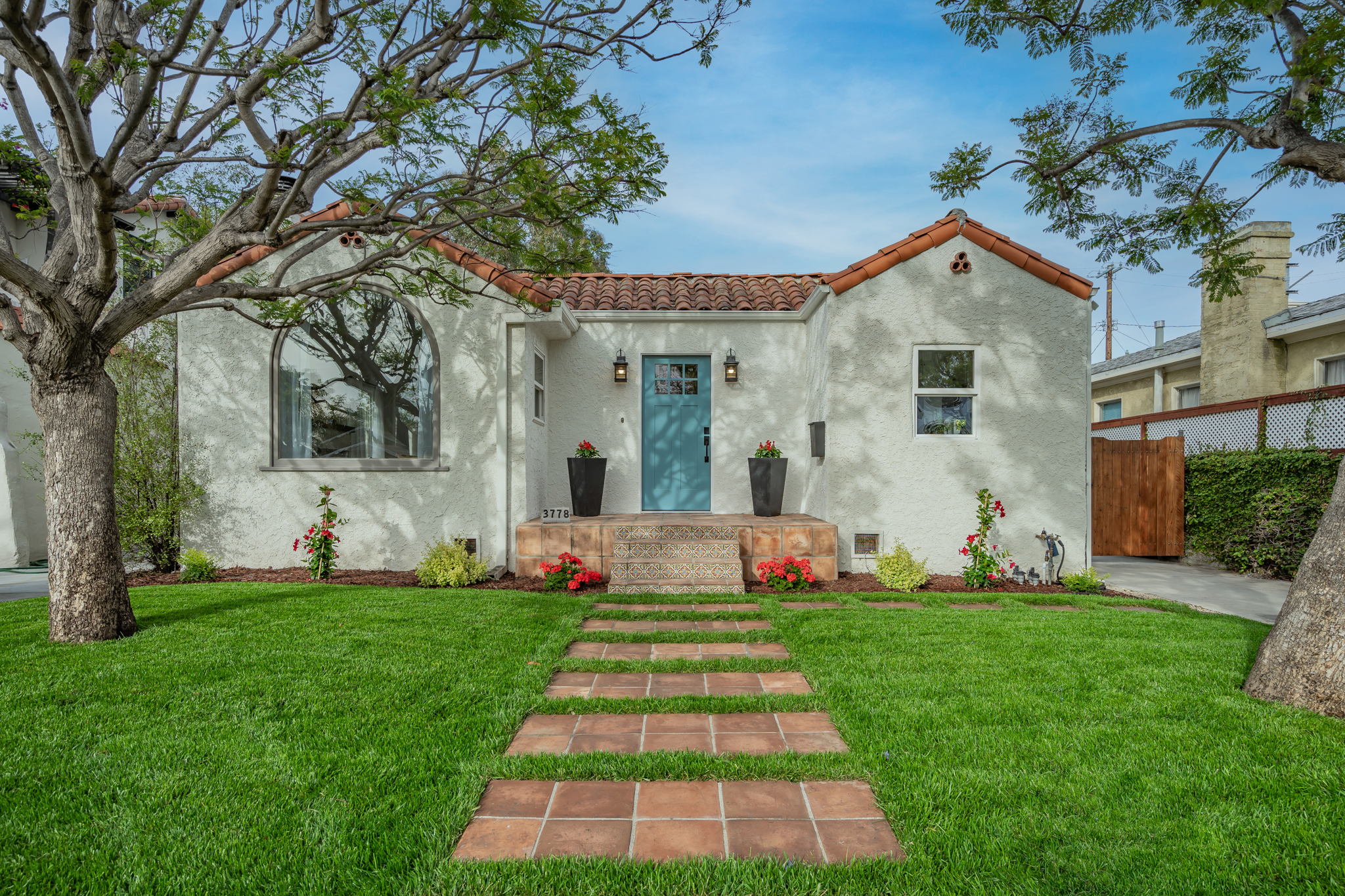 Residential exterior photographed by Cam Knudsen